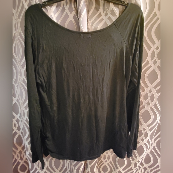 Off the Shoulder "LOVE" tee. Size 2XL. - Picture 3 of 3